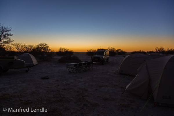 Unterwegs in der Zentral-Kalahari Unterwegs in der Zentral-Kalahari